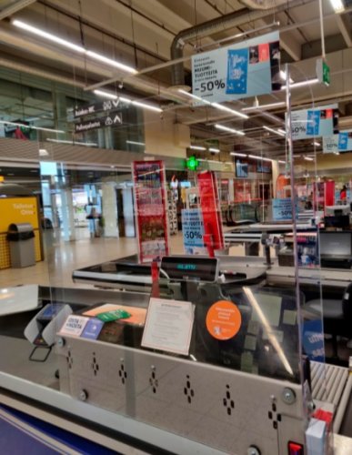 Suojapleksi pleksilasi liepeillä 820 mm kassoille pisarasuoja käytössä