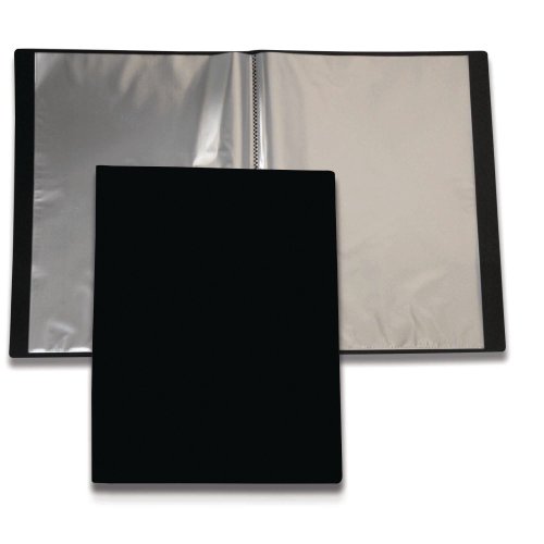 6158048 Esittelykansio musta A4 on tyylikäs ja helppokäyttöinen kansio etutaskulla esimerkiksi toimistoihin ja kokouksiin. Esittelykansiossa on 20 läpinäkyvää taskua ja selkämyksessä tasku. Katso muitakin esittelykansioita verkkokaupastamme.