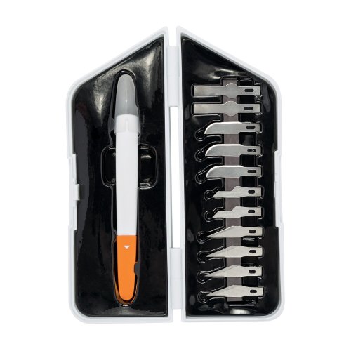 Fiskars kaiverrusveitsi 12 erilaista terää, hinta 26,09€
