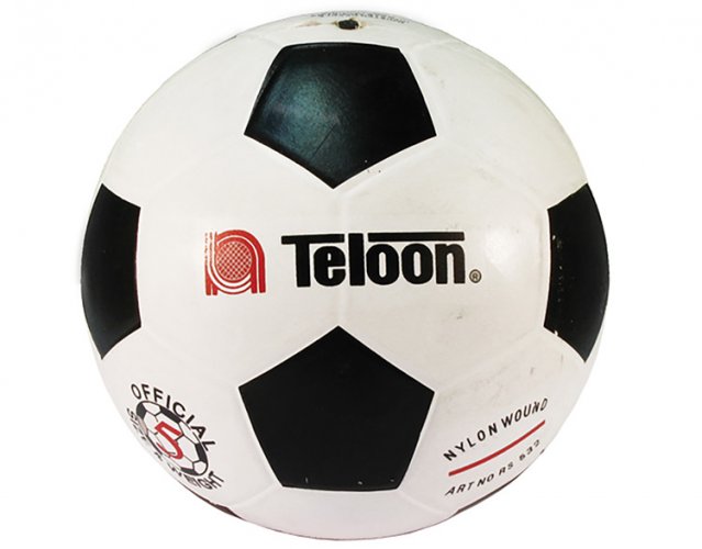 Kumijalkapallo Teloon koko 4, hinta 6,57€