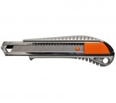 Mattoveitsi Fiskars ammattikäyttöön 18 mm