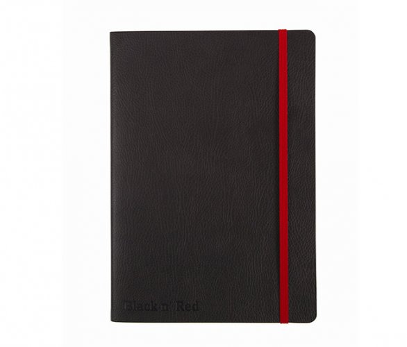 Muistikirja Oxford Black n´Red A5 viivoitettu 144 sivua, hinta 15,90€