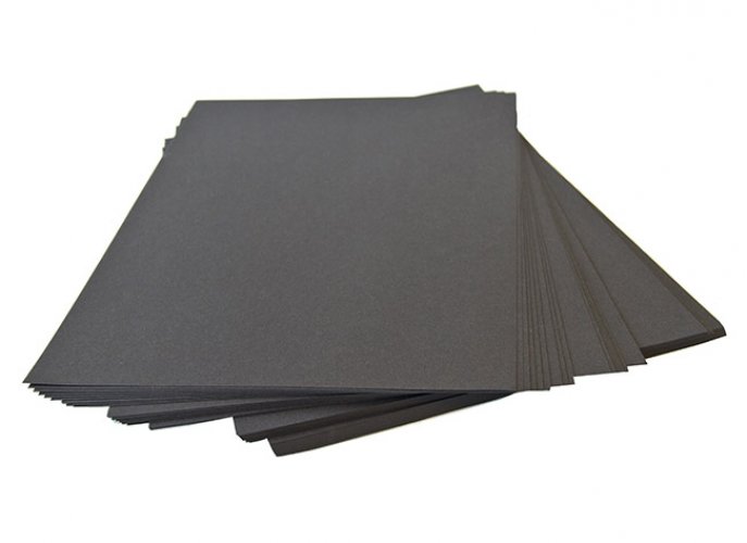 Piirustuspaperi A4/100 musta 120G, hinta 7,64€