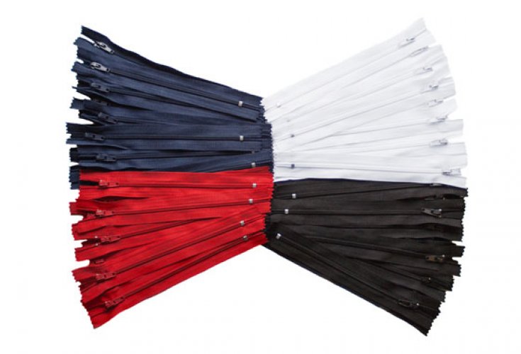 Vetoketju 4MM 20CM MUSTA /30, hinta 10,90€